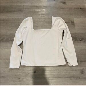 Elegant White Body Contour Long Sleeve Top